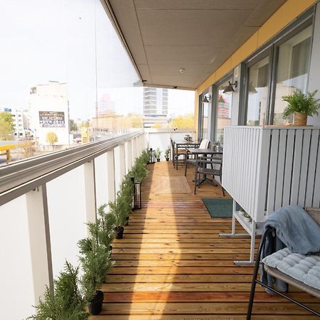 Stella'S Apartment - City Center - Free Secure Parking - Big Sun Terrace - Air Conditioning - Wifi - Tram To The Tallinn Bus Station And Old Town Buitenkant foto