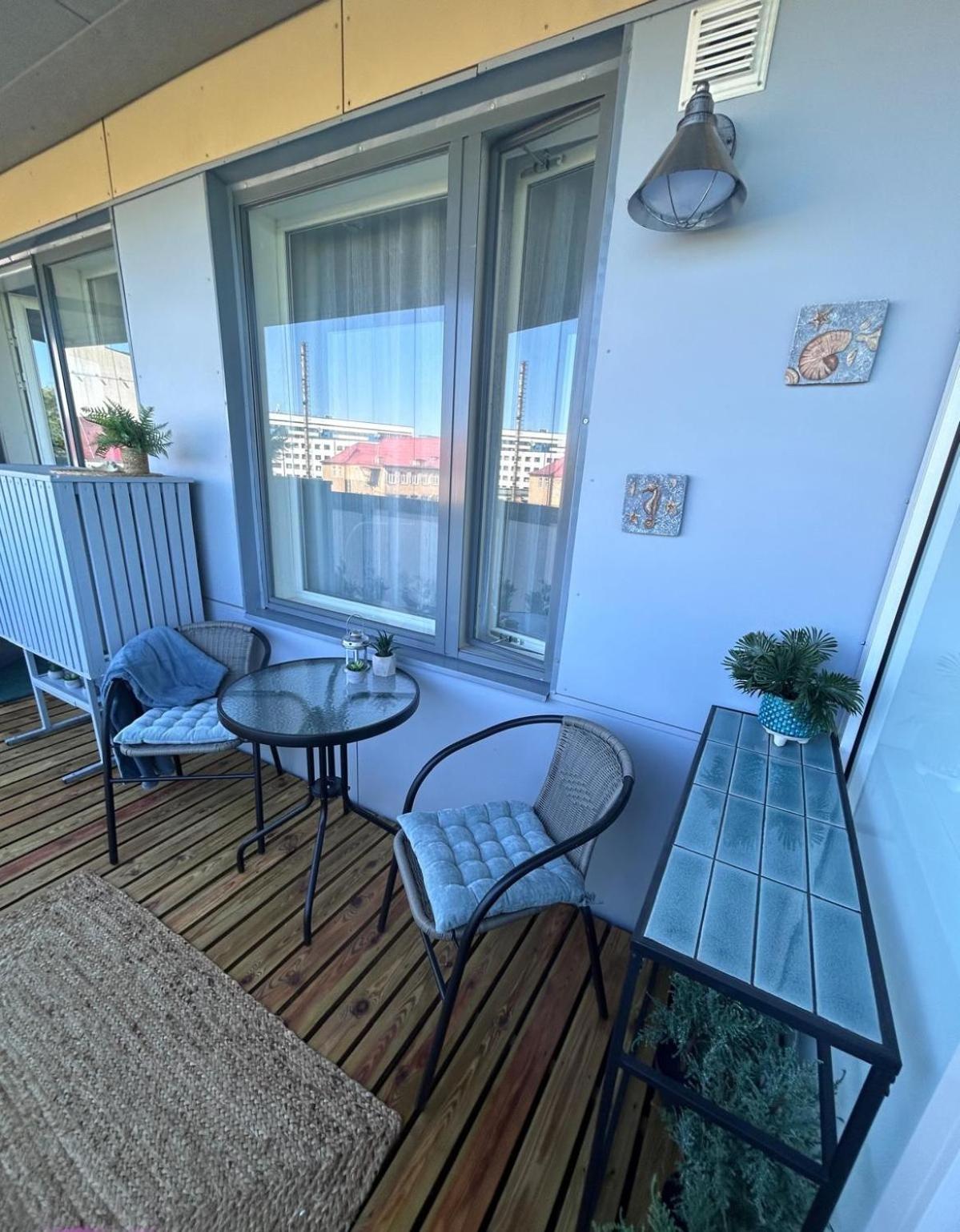Stella'S Apartment - City Center - Free Secure Parking - Big Sun Terrace - Air Conditioning - Wifi - Tram To The Tallinn Bus Station And Old Town Buitenkant foto