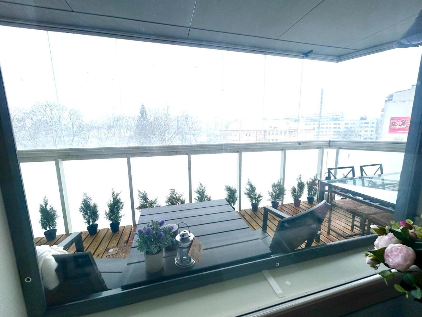 Stella'S Apartment - City Center - Free Secure Parking - Big Sun Terrace - Air Conditioning - Wifi - Tram To The Tallinn Bus Station And Old Town Buitenkant foto