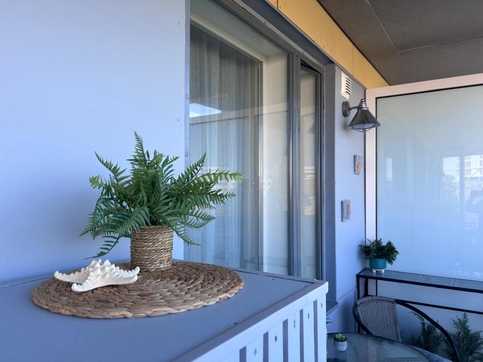 Stella'S Apartment - City Center - Free Secure Parking - Big Sun Terrace - Air Conditioning - Wifi - Tram To The Tallinn Bus Station And Old Town Buitenkant foto
