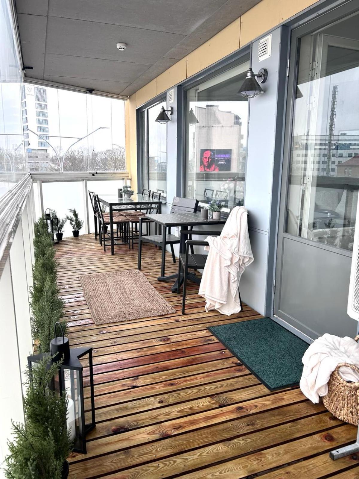 Stella'S Apartment - City Center - Free Secure Parking - Big Sun Terrace - Air Conditioning - Wifi - Tram To The Tallinn Bus Station And Old Town Buitenkant foto