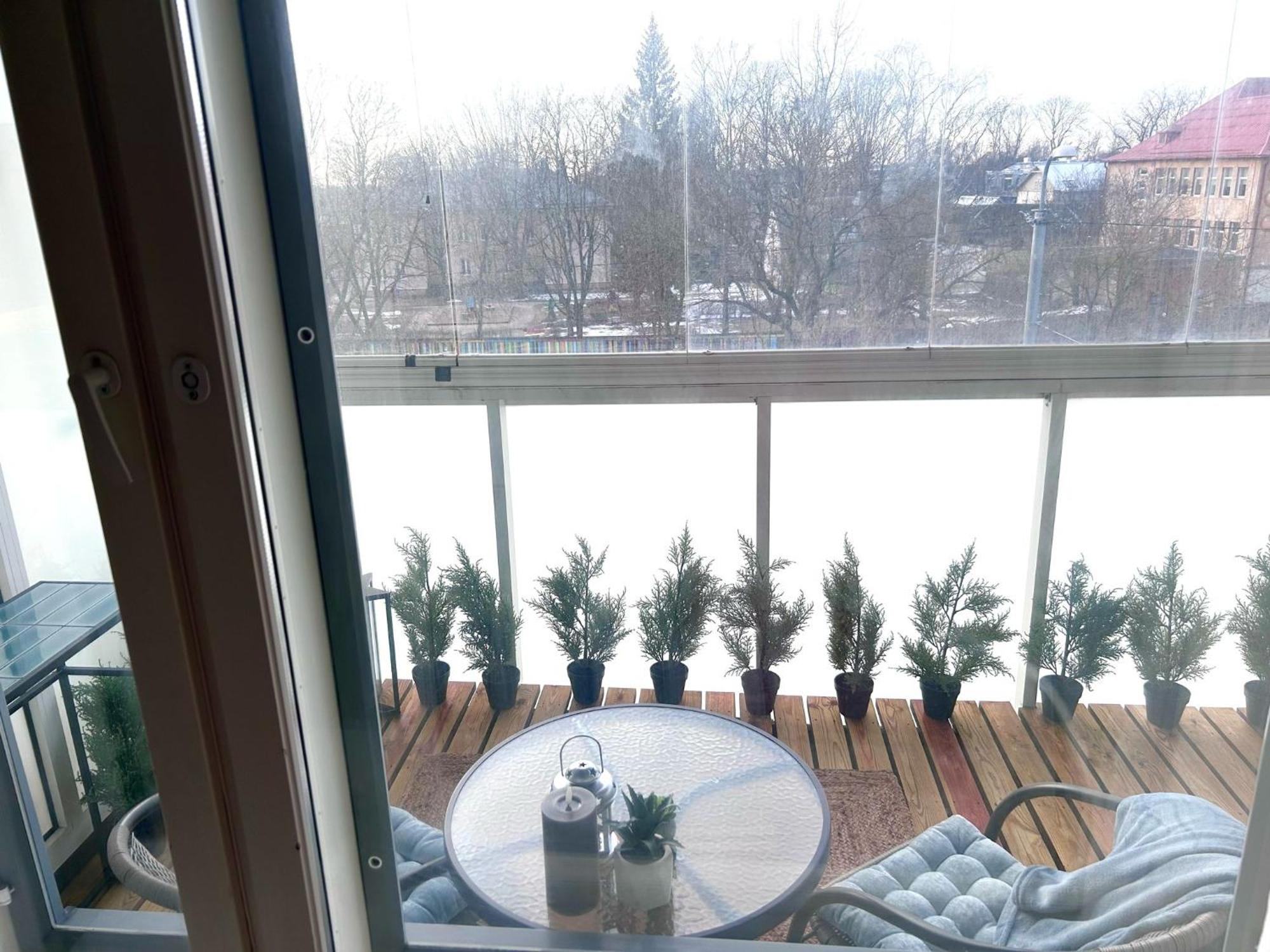 Stella'S Apartment - City Center - Free Secure Parking - Big Sun Terrace - Air Conditioning - Wifi - Tram To The Tallinn Bus Station And Old Town Buitenkant foto