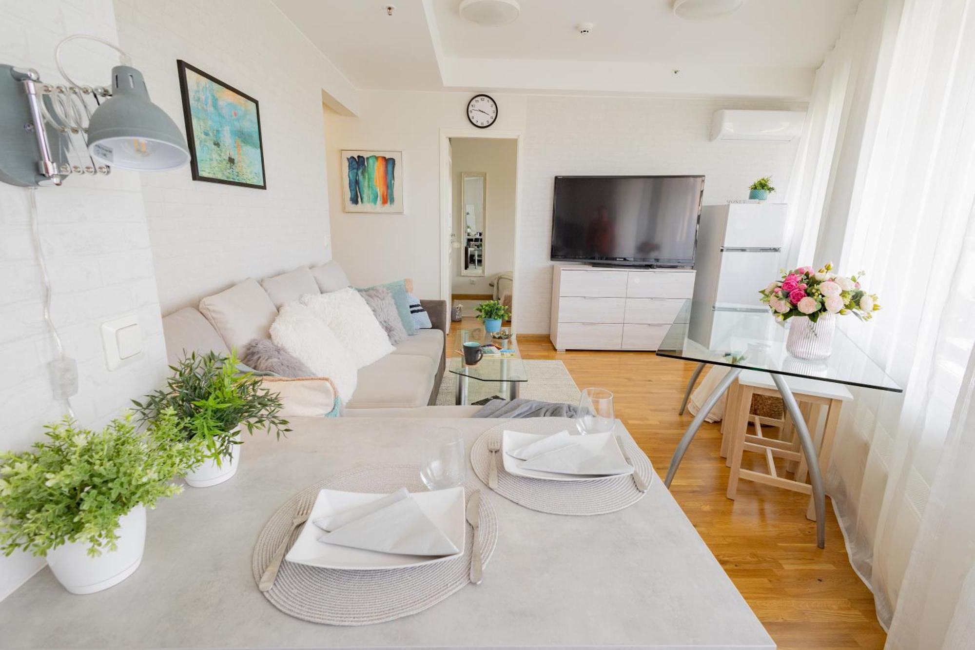 Stella'S Apartment - City Center - Free Secure Parking - Big Sun Terrace - Air Conditioning - Wifi - Tram To The Tallinn Bus Station And Old Town Buitenkant foto