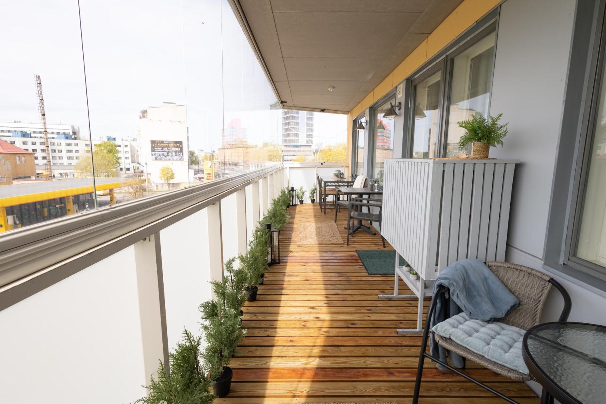 Stella'S Apartment - City Center - Free Secure Parking - Big Sun Terrace - Air Conditioning - Wifi - Tram To The Tallinn Bus Station And Old Town Buitenkant foto