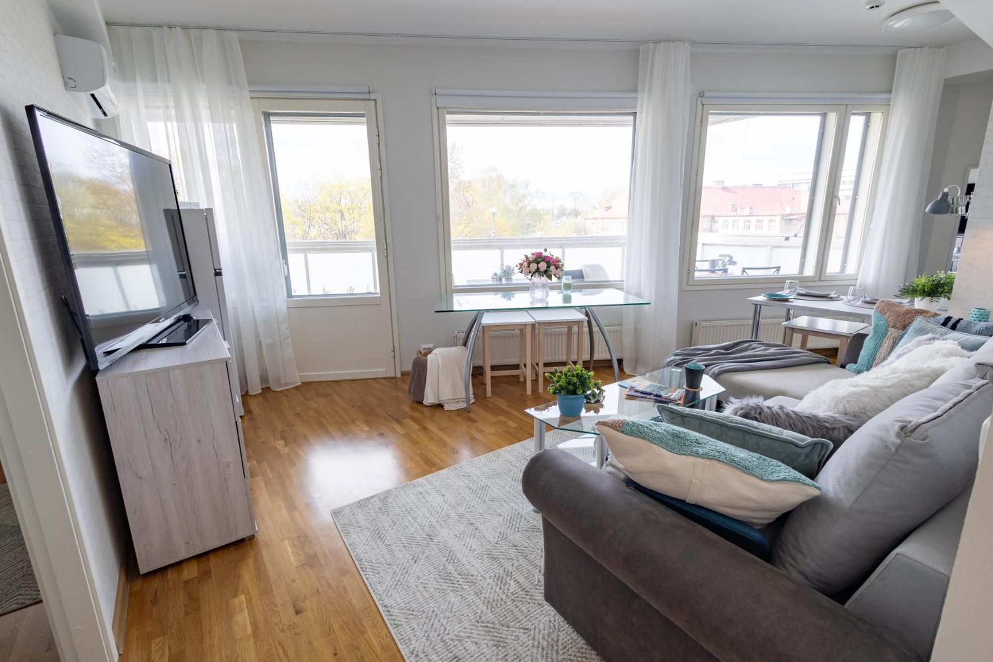 Stella'S Apartment - City Center - Free Secure Parking - Big Sun Terrace - Air Conditioning - Wifi - Tram To The Tallinn Bus Station And Old Town Buitenkant foto